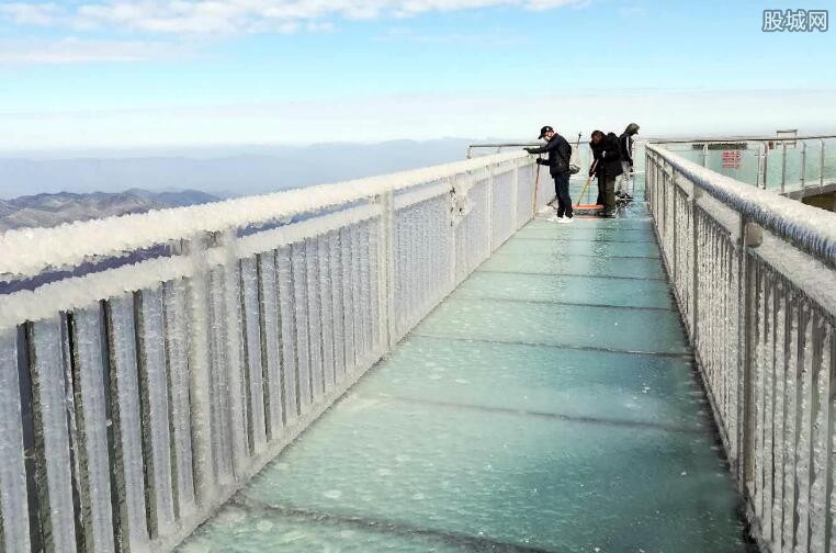 广东最高玻璃桥变冰桥 清远玻璃桥门票多少钱