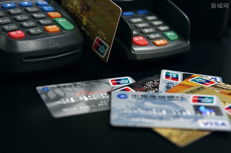 办什么信用卡比较好 招商信用卡利息低吗