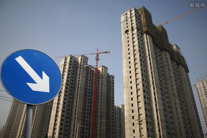 2020中国房价排行_2020全国房价排行榜出炉,北上广让位,99个城市房价下跌