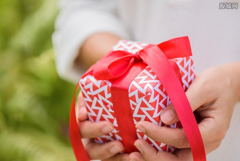 送父母礼物排行榜_母亲节礼物一般送什么给妈妈最新排行榜介绍
